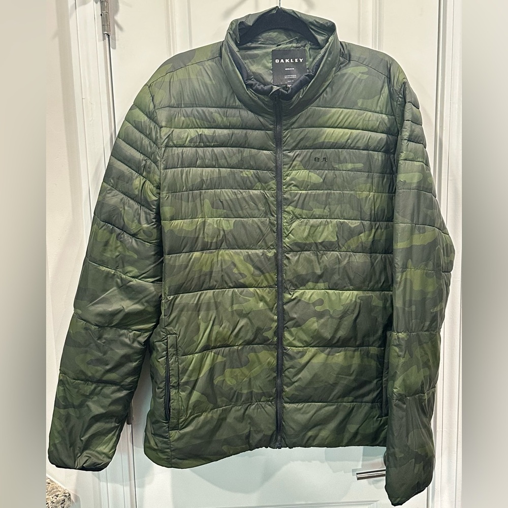 Vintage Men’s Oakley Green Camo Puffer Quilted Full Zip Jacket- Size XL